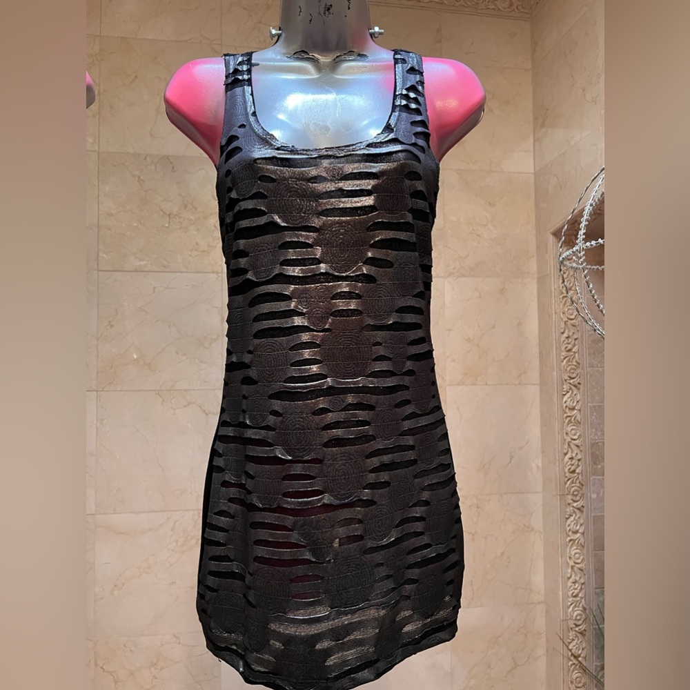 Medium shiny shredded tunic #256